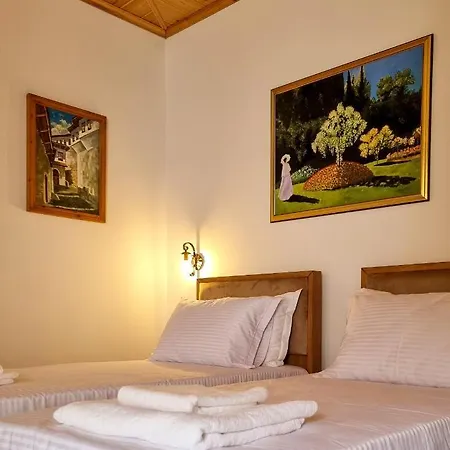 Arben Qemeri 3* 베라트