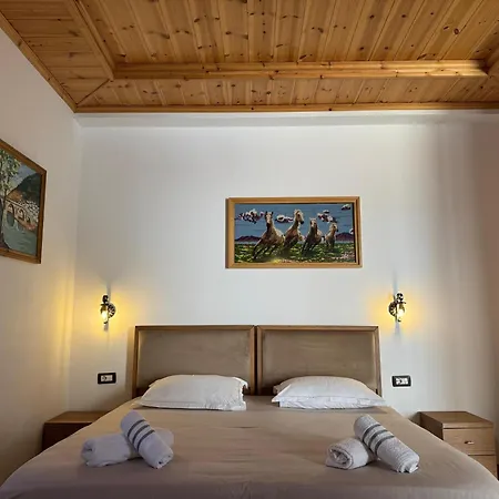 Arben Qemeri Bed and breakfast 3*