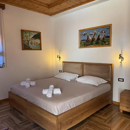 Arben Qemeri Bed and breakfast 3*